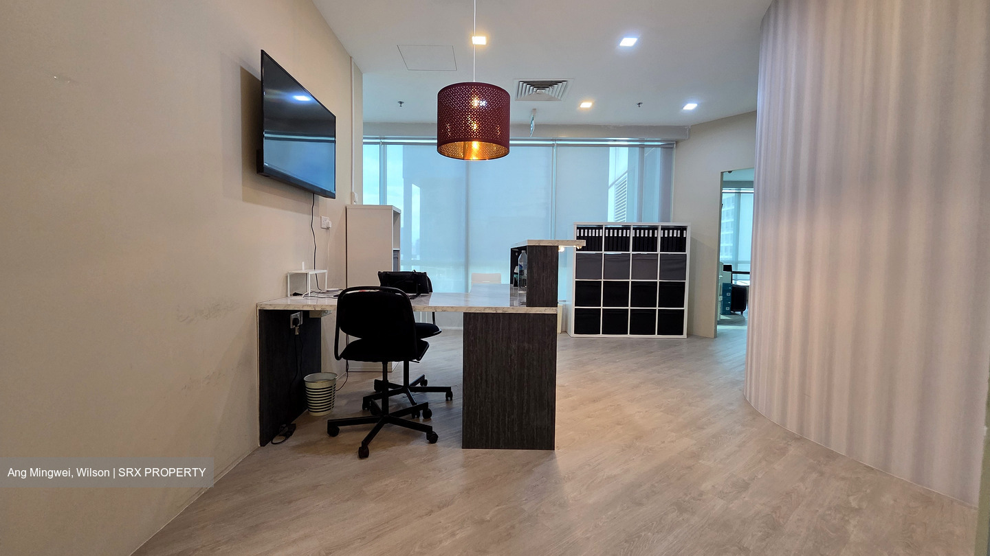 Sunshine Plaza (D7), Office #557114241